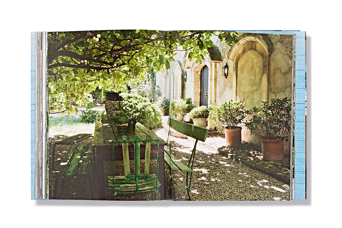 Provence Style: Decorating with French Country Flair – Signature Edition